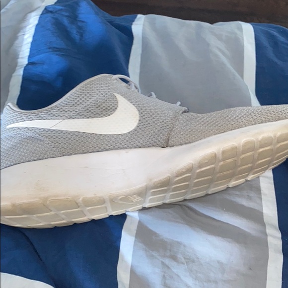 Grey/White Nike Roshes - Picture 2 of 8